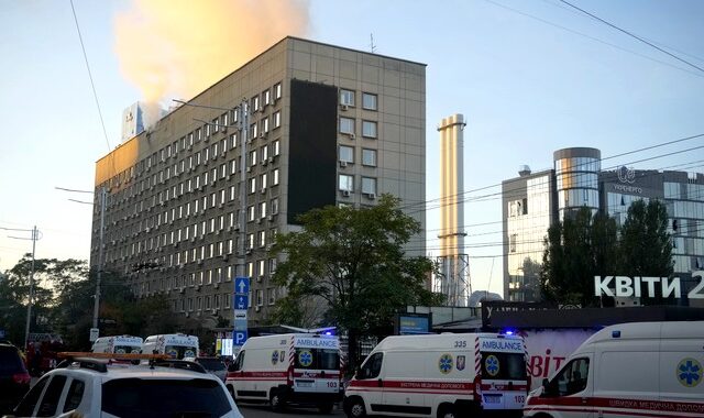 Πόλεμος στην Ουκρανία: Μπαράζ εκρήξεων στο Κίεβο – Αναφορές για χτυπήματα από drones-καμικάζι