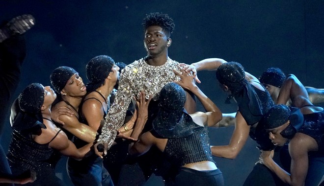 Lil Nas X: Σταμάτησε συναυλία του για να πάει τουαλέτα – “Επιστρέφω αμέσως”