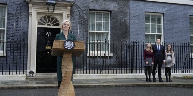 Λιζ Τρας: “Έρχονται πιο φωτεινές μέρες για τη Βρετανία”