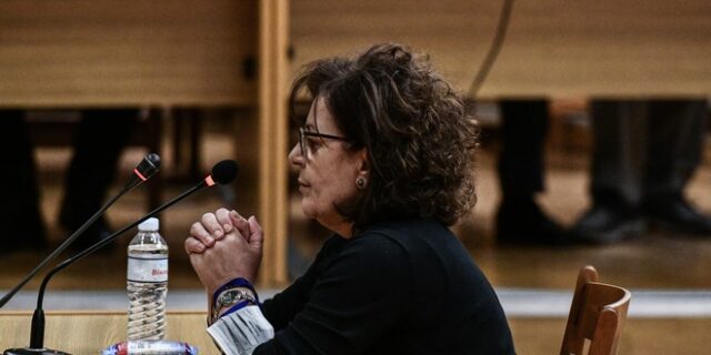 Δίκη Χρυσής Αυγής: Ολοκληρώνει την κατάθεσή της η Μάγδα Φύσσα – Ακολουθεί ο πατέρας του Παύλου