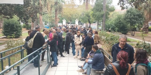 Βασίλης Μάγγος: Σε αστυνομικό κλοιό η δίκη και συγκέντρωση έξω από τα δικαστήρια -Ένταση με τα ΜΑΤ