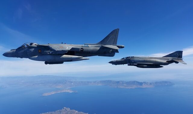 Διπλό μήνυμα σε Τουρκία- Λιβύη και φόβοι για ατύχημα στο Αιγαίο