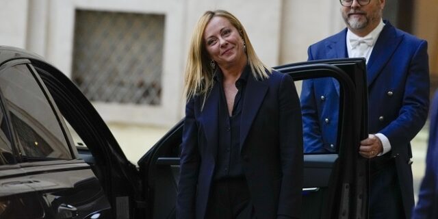 Ιταλία: Με την τελετή παράδοσης – παραλαβής “σφραγίζεται” η κυβέρνηση της Μελόνι