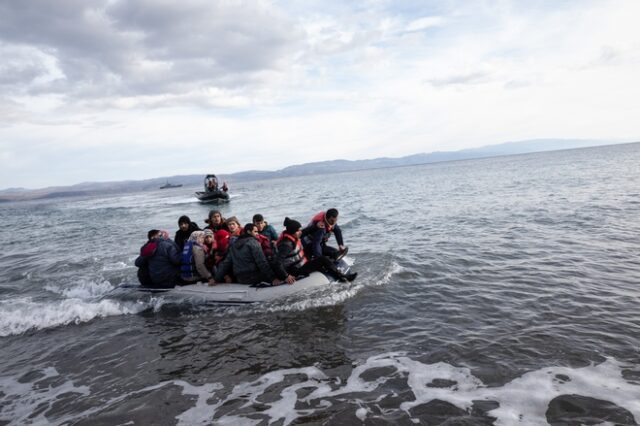 Σάμος: Διάσωση τεσσάρων μεταναστών, μετά την ανατροπή λέμβου