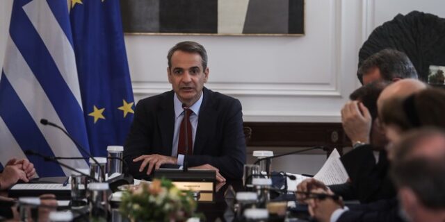 Επιχείρηση συσπείρωσης της ΝΔ με επιθέσεις στο ΣΥΡΙΖΑ για τα εθνικά θέματα
