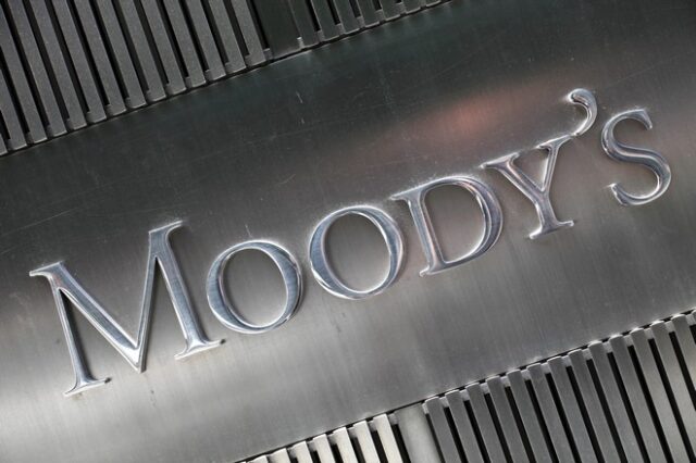 Και ο Moody’s υποβαθμίζει την προοπτική του αξιόχρεου της Βρετανίας