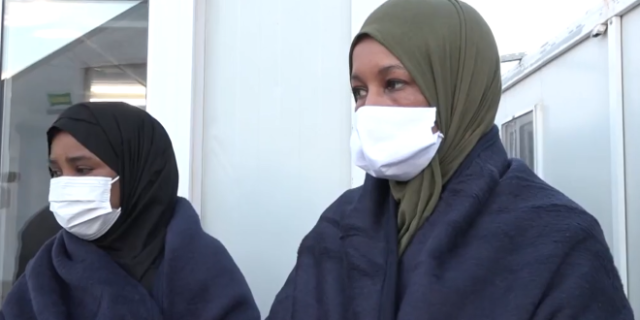 Ναυάγιο στη Λέσβο: Συγκλονίζουν οι μαρτυρίες γυναικών που σώθηκαν – “Οι σοροί βρίσκονταν σχεδόν πάνω μου”