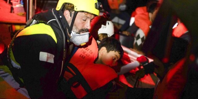 Ocean Viking: Νέα διάσωση 73 μεταναστών στη Μεσόγειο