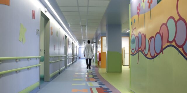 Ακρωτηριασμός στο “Παίδων Αγλαΐα Κυριακού”: Οι εργολάβοι και οι ελλείψεις προσωπικού