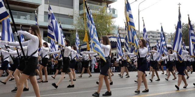 28η Οκτωβρίου: Τι προβλέπεται στις παρελάσεις – Πώς επιλέγονται σημαιοφόροι και παραστάτες