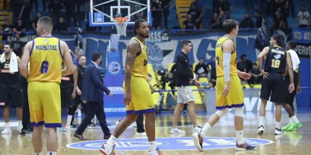 Περιστέρι – ΑΕΚ: Διακοπή λόγω επεισοδίων στις κερκίδες