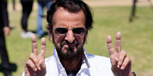 O Ringo Starr ανέβαλε συναυλίες – Η ασθένεια που επηρέασε τη φωνή του