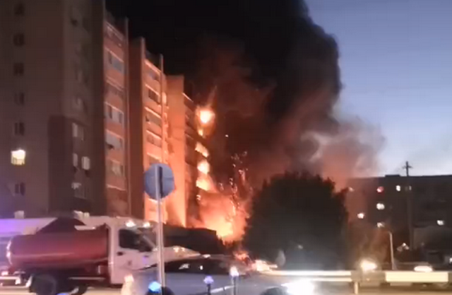 Ρωσία: Βίντεο ντοκουμέντο από συντριβή αεροσκάφους σε πολυκατοικία – 4 νεκροί και 6 αγνοούμενοι