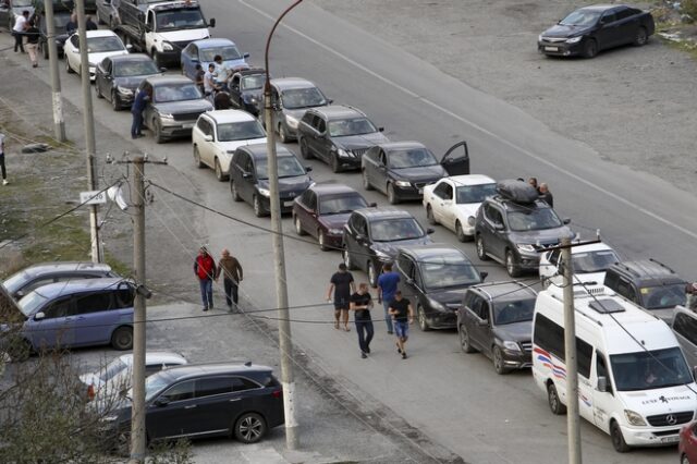 Ρωσία: 700 χιλιάδες άτομα έχουν φύγει απο τη χώρα λόγω επιστράτευσης