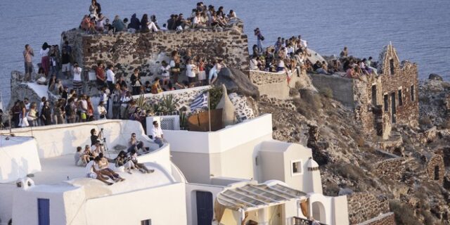 Θα έρθουν οι Γερμανοί τουρίστες του χρόνου στην Ελλάδα; Μεγαλώνει η εξάρτηση της χώρας από τη γερμανική αγορά