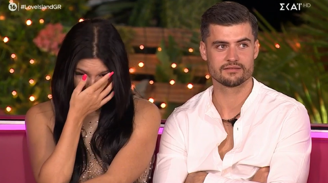Love Island: Αποχώρηση με κλάματα και αγκαλιές – Νέα παίκτρια “εισβάλει” στην βίλα