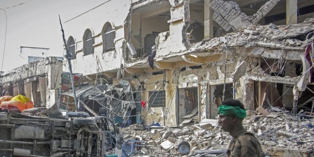 Σομαλία: 100 οι νεκροί από τη διπλή επίθεση αυτοκτονίας στο Μογκαντίσου