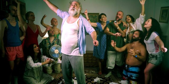 Σπιρτόκουτο: Το οικογενειακό μακελειό του Γιάννη Οικονομίδη γίνεται μιούζικαλ