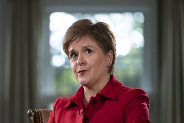 Σκωτία: Η πρωθυπουργός υπόσχεται δισεκατομμύρια σε επενδύσεις αν εγκαταλείψουν το Ηνωμένο Βασίλειο