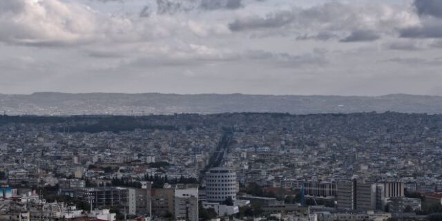 Καιρός Θεσσαλονίκη: Τοπικές νεφώσεις και θερμοκρασία έως 24 βαθμούς