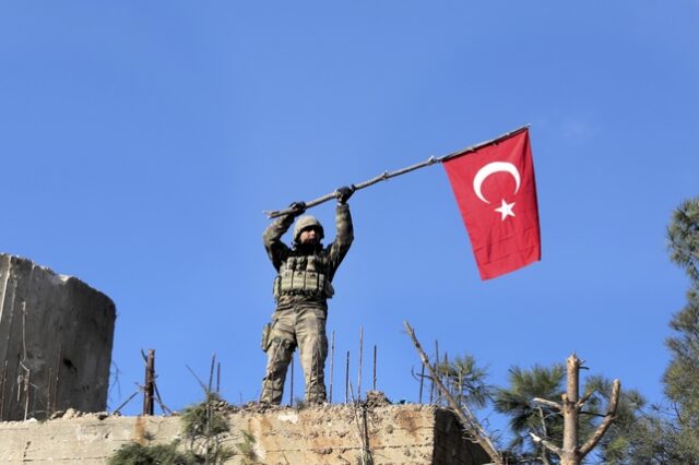 Συρία: Τουλάχιστον 31 άνθρωποι σκοτώθηκαν από τις τουρκικές αεροπορικές επιδρομές