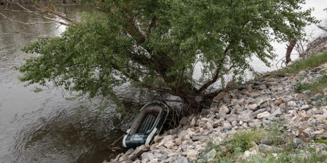 ΥΠΡΟΠΟ: “Οι τουρκικές αρχές έβαλαν παράτυπους μετανάστες γυμνούς σε πλαστικές λέμβους για να μπουν στην Ελλάδα”
