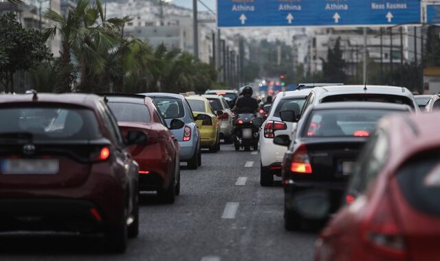 Κίνηση στους δρόμους: Ο δακτύλιος έφερε συμφόρηση σε πολλά σημεία  – LIVE Χάρτης