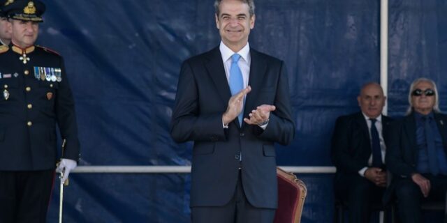 Μητσοτάκης για 28η Οκτωβρίου: “Χρέος μας να παραδώσουμε στην επόμενη γενιά, μια πατρίδα πιο ισχυρή, ασφαλή και δίκαιη”