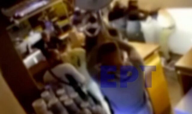 Βίντεο ντοκουμέντο: Άγριος ξυλοδαρμός σε καφετέρια στο κέντρο της Αθήνας – Οπαδικές διαφορές “βλέπουν” οι αρχές