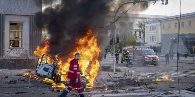 Πόλεμος στην Ουκρανία: Σειρήνες στο Κίεβο υπό τον φόβο νέων επιδρομών – Η Ρωσία απειλεί ξανά τη Δύση