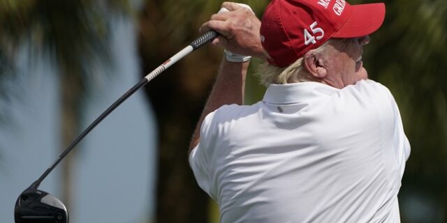 Τραμπ: Πανηγυρίζει για Twitter και Έλον Μασκ, αλλά η δική του πλατφόρμα “είναι καλύτερη”