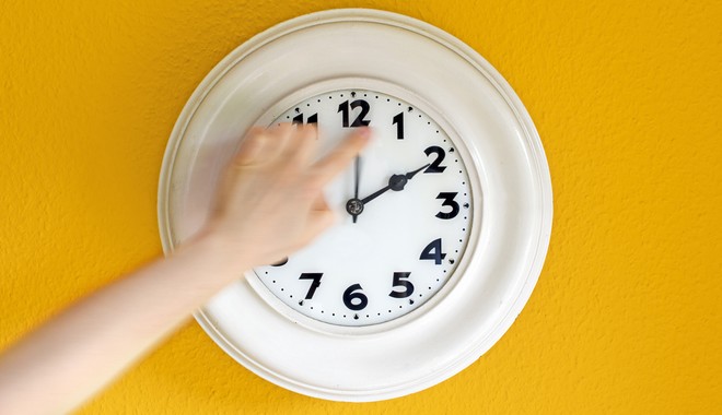 Αλλαγή ώρας 2023: Πότε θα γυρίσουμε τα ρολόγια μας μία ώρα μπροστά