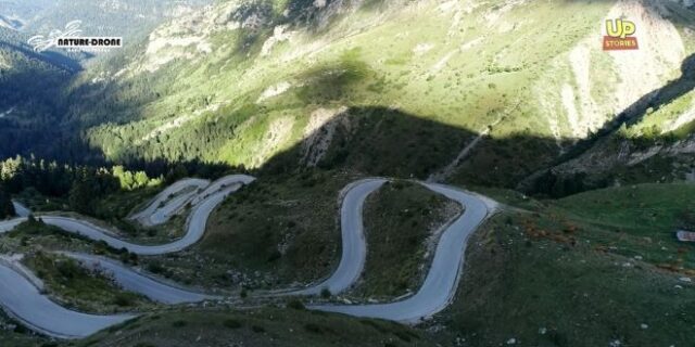 Το πέρασμα του Μπάρου: Οδηγώντας στον ομορφότερο δρόμο της Ελλάδας θα νομίζετε πως πετάτε στα σύννεφα