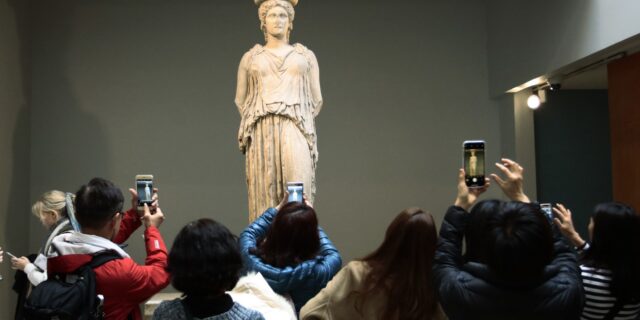 Τι σημαίνει η σκανδαλώδης κλοπή στο Βρετανικό Μουσείο για την επιστροφή των Γλυπτών του Παρθενώνα