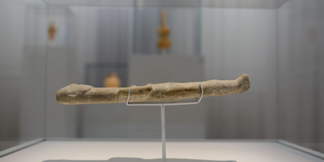 Επαναπατρισμός αρχαιοτήτων: 5 ερωτήματα που εκθέτουν τη Μενδώνη για τη Συλλογή Στερν