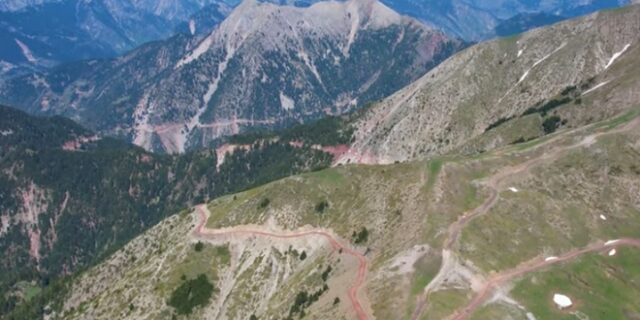 Άγραφα: Εικόνες που κόβουν την ανάσα από την πιο όμορφη και επικίνδυνη διαδρομή