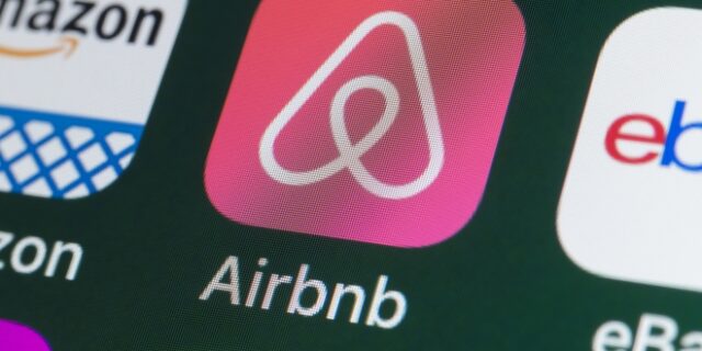 Airbnb: Αλλάζει την εμφάνιση των τιμών στην εφαρμογή μετά από παράπονα πελατών