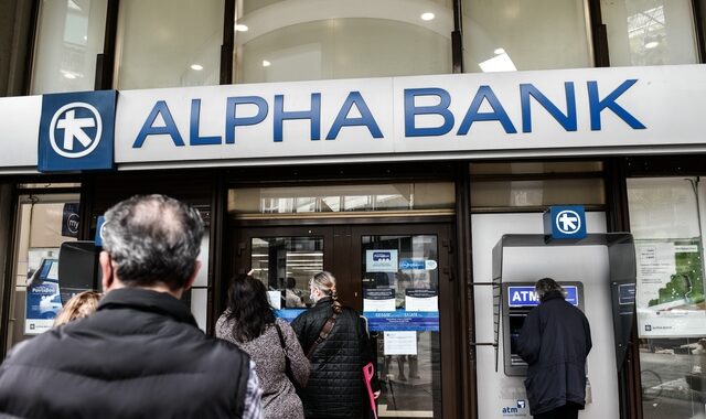 Alpha Bank: Αντλεί 450 εκατ. μέσω ομολόγου – Κάτω από 5% ο Paulson