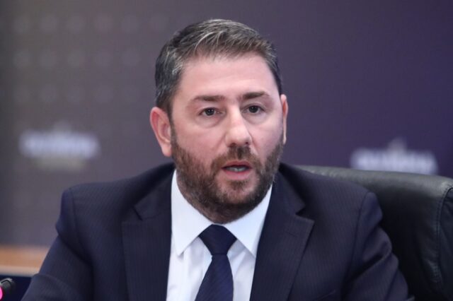 Ανδρουλάκης: “Ο πρωθυπουργός ας σταματήσει να κάνει τον τροχονόμο των κερδών των τραπεζών”