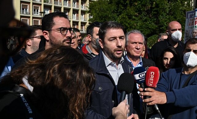 Νίκος Ανδρουλάκης: “Η κυβέρνηση είναι τροχονόμος ισχυρών οικονομικών συμφερόντων”