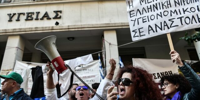 Πλεύρης: Από 1η Ιανουαρίου οι ανεμβολίαστοι υγειονομικοί επιστρέφουν ούτως ή άλλως στη δουλειά τους