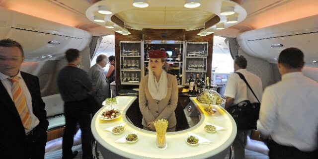 Emirates: Open Day πρόσληψης νέων μελών για το πλήρωμα καμπίνας στην Ελλάδα