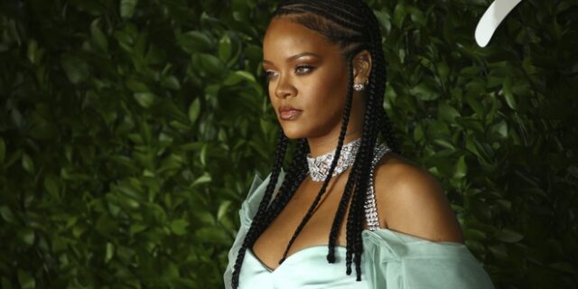Rihanna: Η νέα της σειρά εσωρούχων “ανεβάζει τους παλμούς” και πάει το sexiness σε άλλο επίπεδο