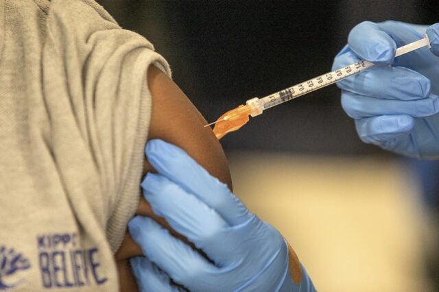 Κορονοϊός: Ανοίγει η πλατφόρμα για τον εμβολιασμό παιδιών από 6 μηνών ως 4 ετών