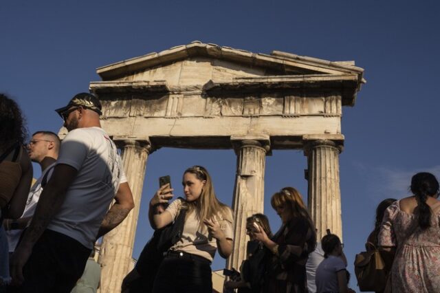 Αθήνα, πόλη μόνο για τουρίστες;