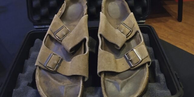 Πωλήθηκε το παλαιότερο ζευγάρι Birkenstock του Στηβ Τζομπς – Το αστρονομικό ποσό