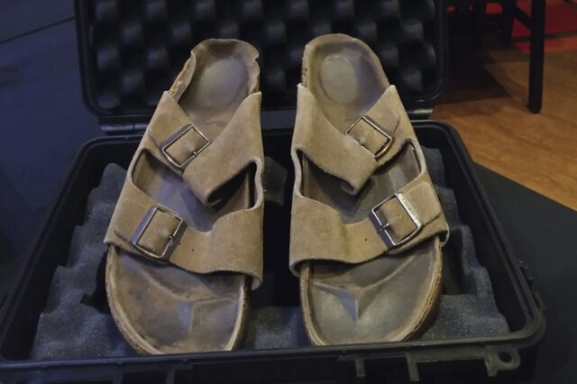 Πωλήθηκε το παλαιότερο ζευγάρι Birkenstock του Στηβ Τζομπς – Το αστρονομικό ποσό