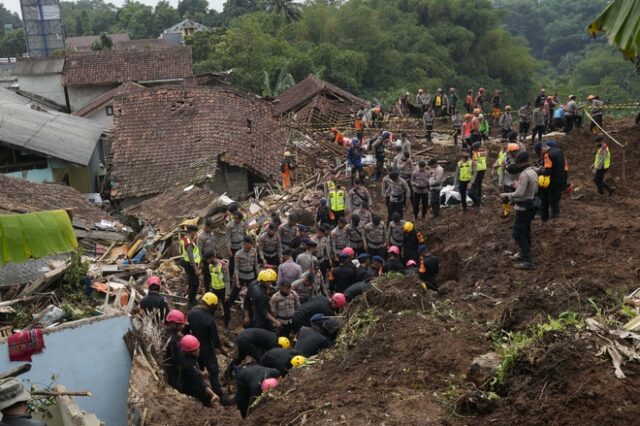 Θαύμα στην Ινδονησία: 6χρονος ανασύρθηκε ζωντανός από τα συντρίμμια δύο ημέρες μετά τον σεισμό