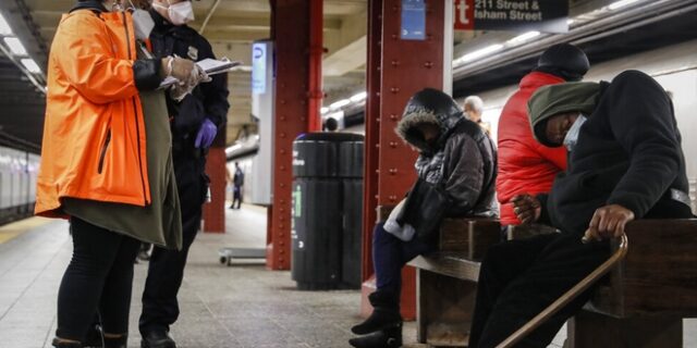 Νέα Υόρκη: Οι αρχές θα ζητούν τον εγκλεισμό των αστέγων που πάσχουν από ψυχικές νόσους, παρά τη θέλησή τους