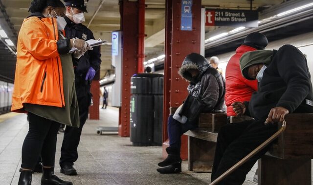 Νέα Υόρκη: Οι αρχές θα ζητούν τον εγκλεισμό των αστέγων που πάσχουν από ψυχικές νόσους, παρά τη θέλησή τους